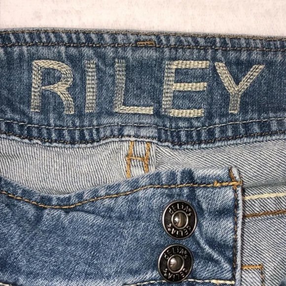 dELiA's Riley Medium Wash Denim Bootcut Low Rise Jeans - Picture 10 of 12